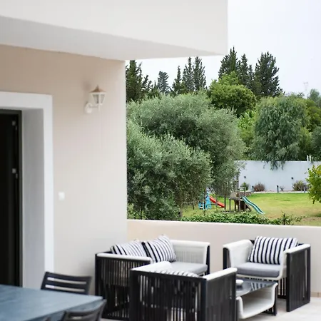 Gouvia Olive Tree House Villa *